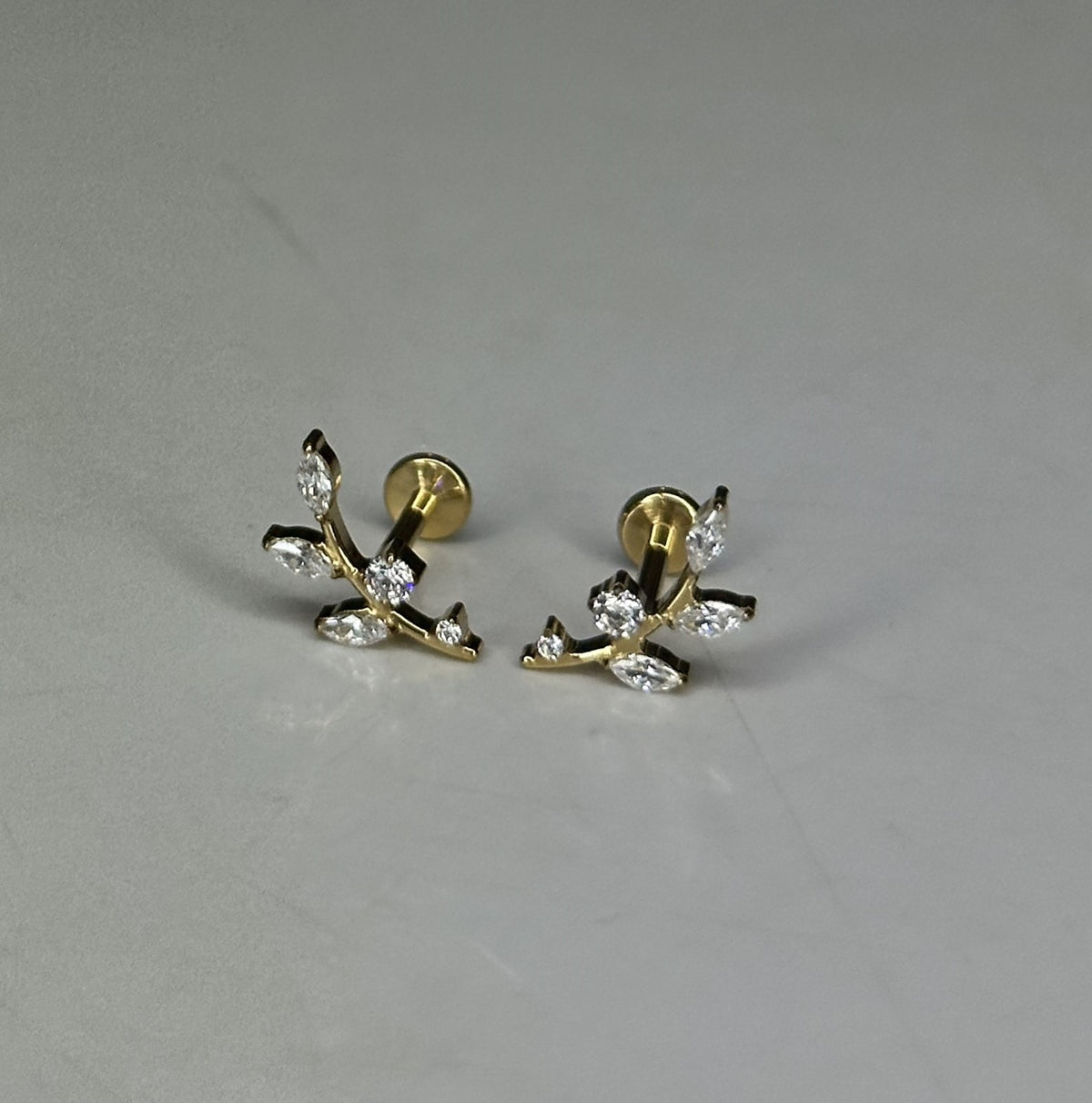 SEREN FLAT STUDS - PAIR