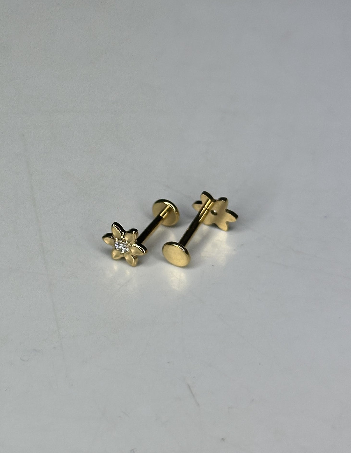 SOLARA FLAT STUDS - PAIR