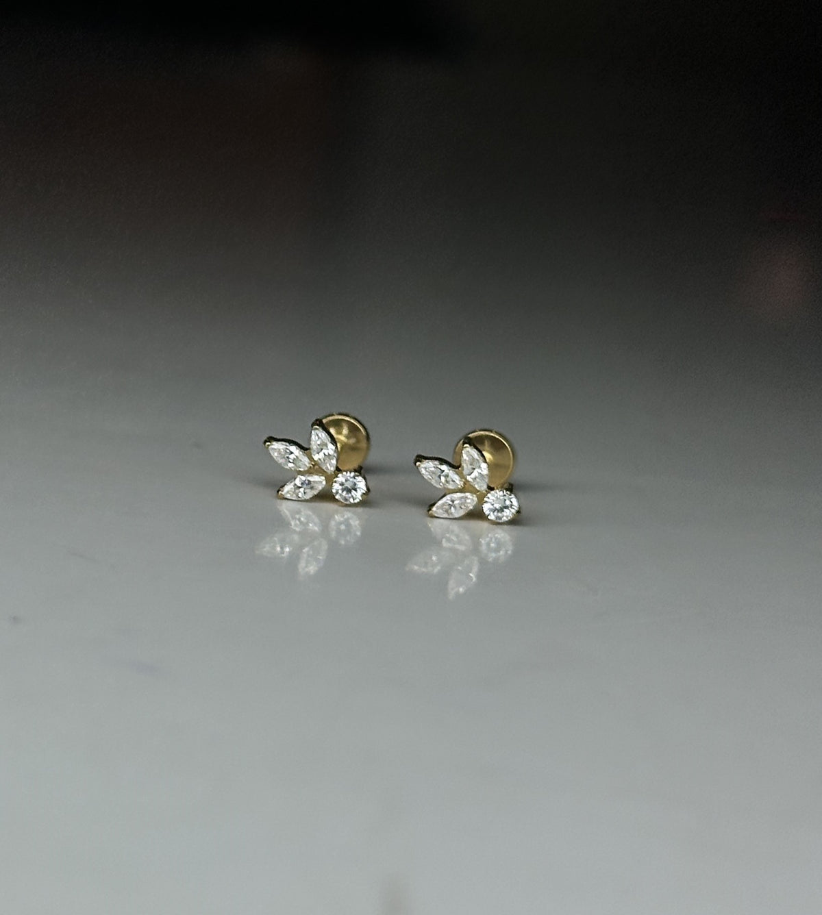 AELIA FLAT STUDS - PAIR