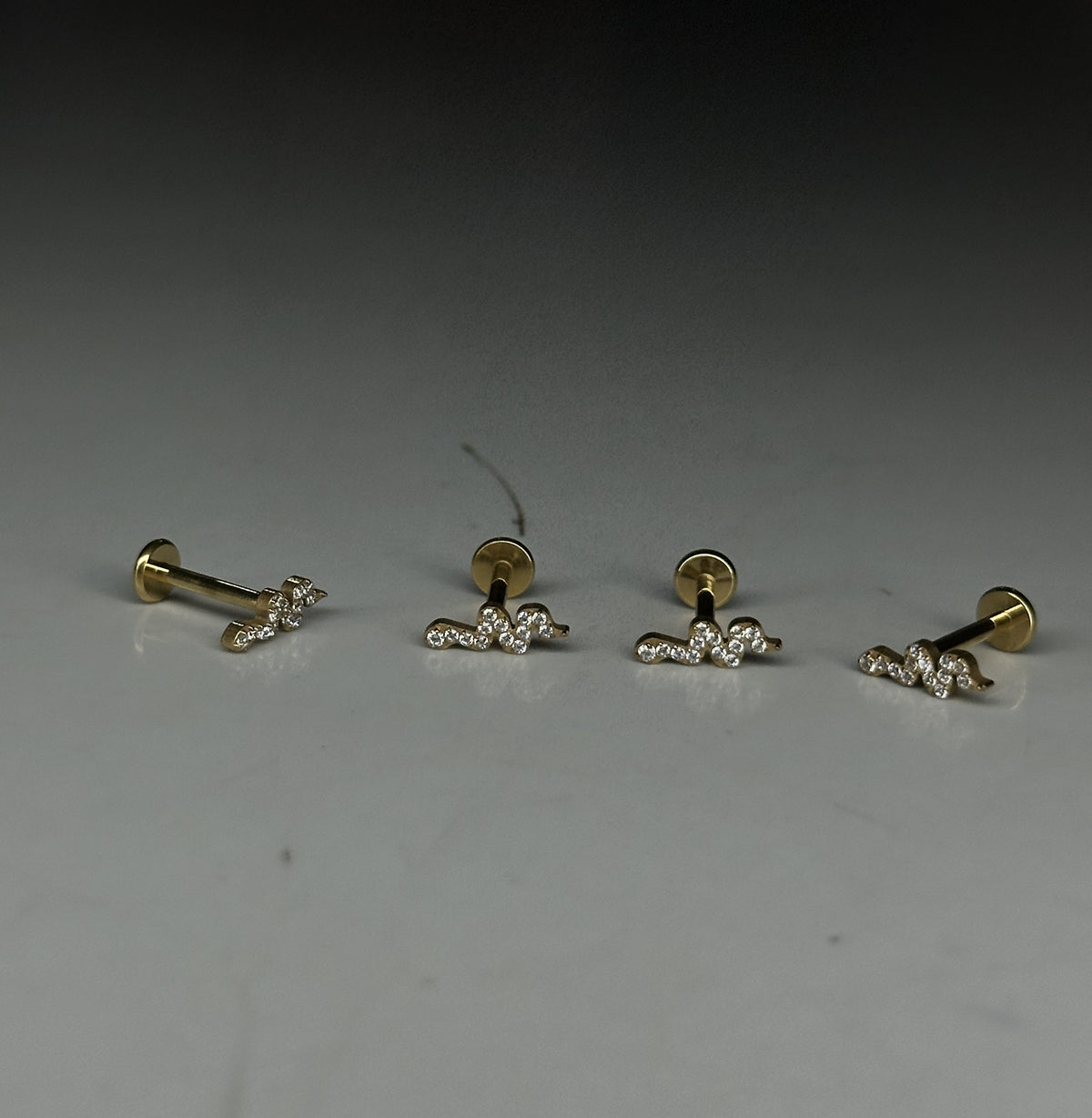 NOVA FLAT STUDS - SINGLE
