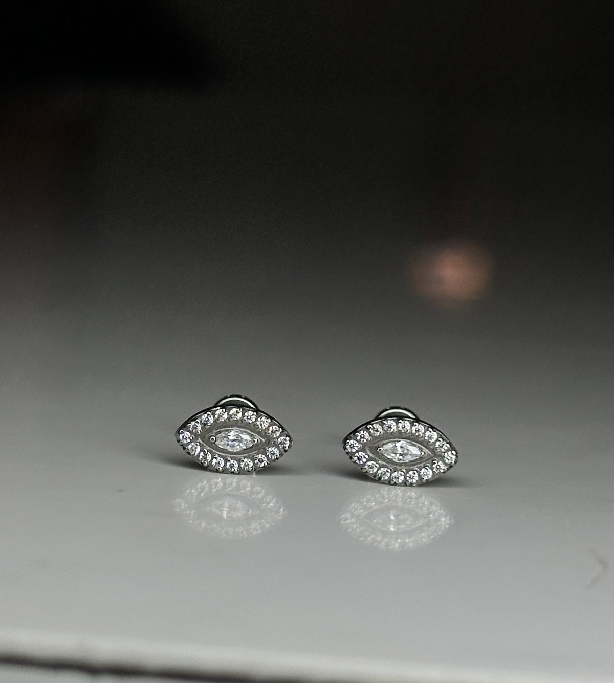 ECLIPSE FLAT STUDS - PAIR