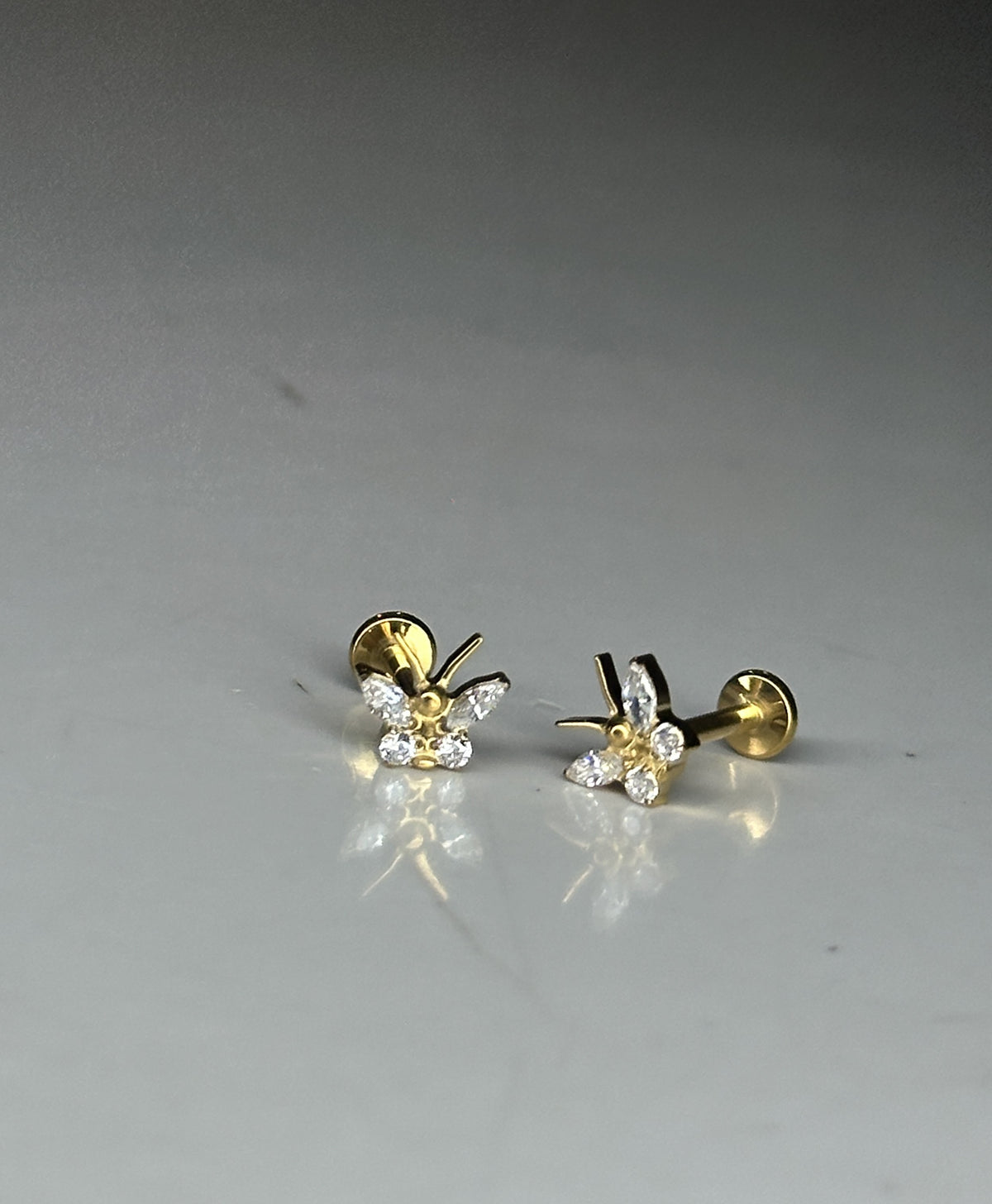 LYRA FLAT STUDS - PAIR